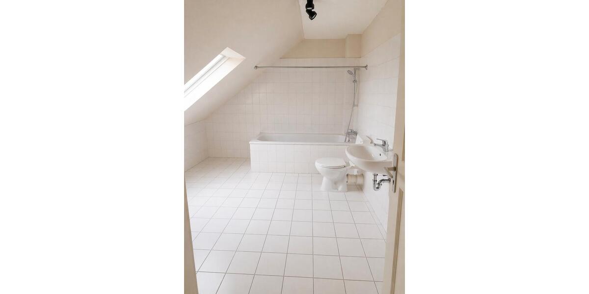 Dachgeschoßwohnung Wuppertal Gemarkung Langerfeld - 2 Zimmer, 65 m&sup2;, 471&euro; | Angebot:26248403