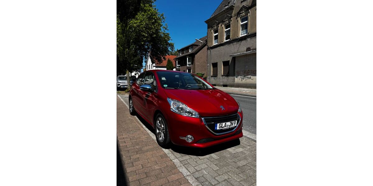 Peugeot 208 56.000 km 8.300 &euro; Recklinghausen 45663