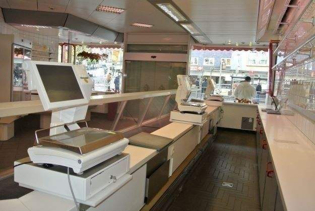 Citylage Mülheim-Mitte Wohn-und Geschäftshaus-Mehrfamilienhaus mit 11 Wohnungen und zwei Gewerbeeinheiten 2 zimmer