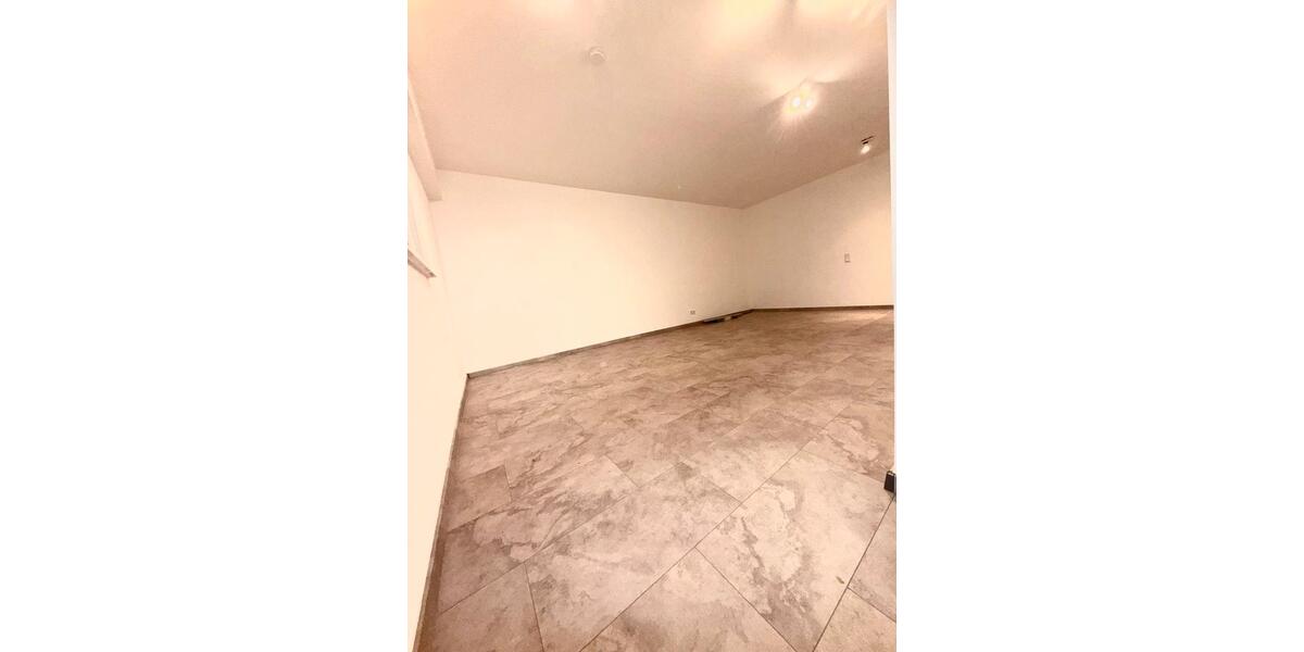 Erdgeschoßwohnung Essen Stadtbezirk IX - 1.5 Zimmer, 33 m&sup2;, 500&euro; | Angebot:26408145
