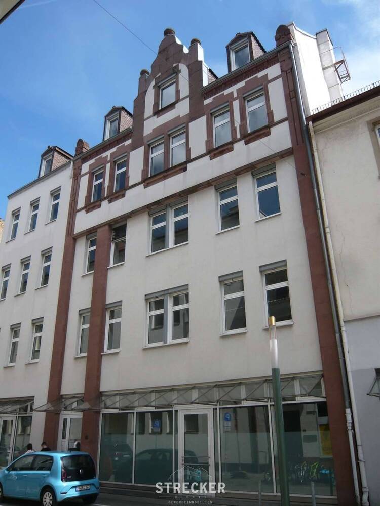 Bürohaus - leerstehend - in Citylage von Karlsruhe - unweit vom Schloß und der Uni