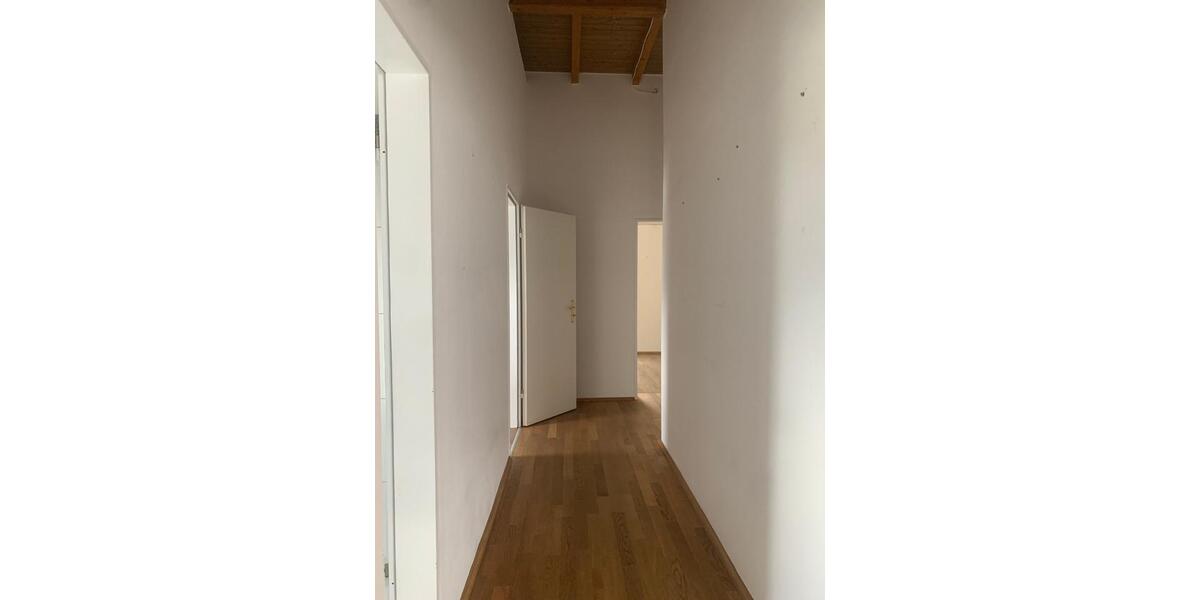 Dachgeschoßwohnung Gevelsberg - 2.5 Zimmer, 62 m&sup2;, 162.500&euro; | Angebot:26763382
