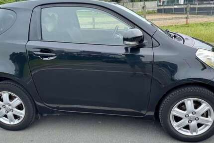 Toyota iQ