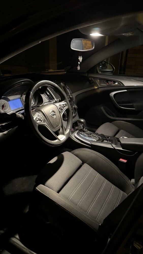 Opel Insignia 255.000 km 7.700 € Duisburg 47051