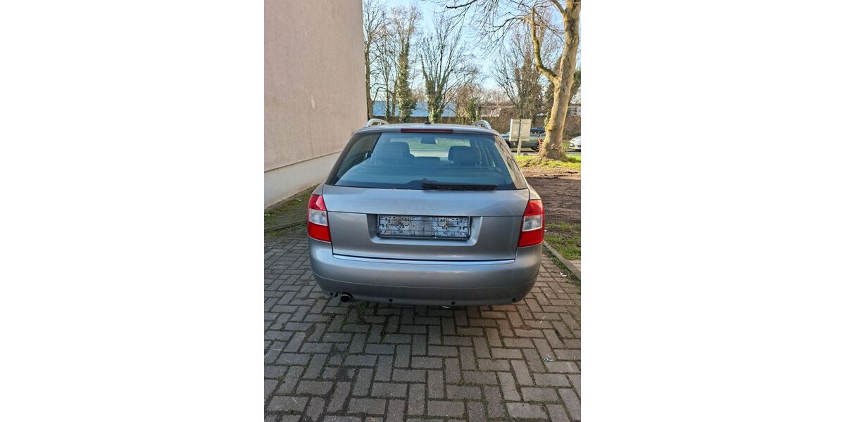 Audi A4 280.000 km 800 &euro; Duisburg 47249