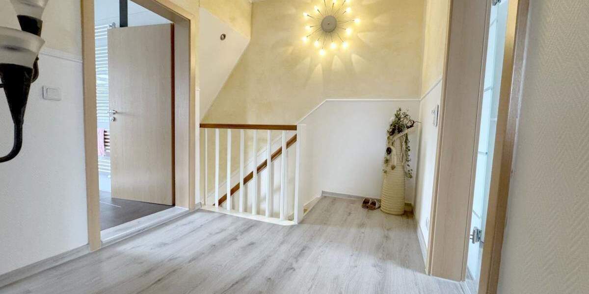 Einfamilienhaus Oberhausen Schwarze Heide - 7 Zimmer, 176 m&sup2;, 595.000&euro; | Angebot:25632282