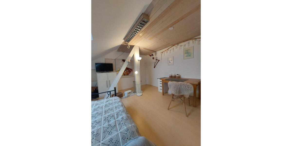 Reihenhaus Hünxe - 7 Zimmer, 250 m&sup2;, 2.200&euro; | Angebot:26295244