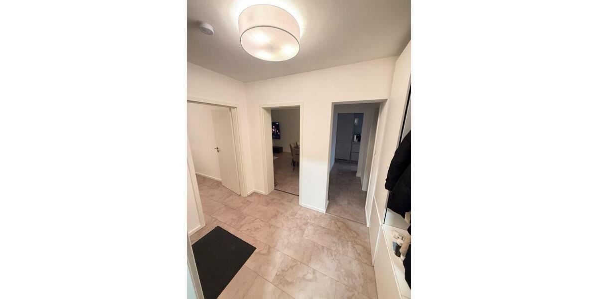 2.5 Zimmer Erdgeschoss mit Balkon Neu Saniert und Renoviert 2.5 zimmer