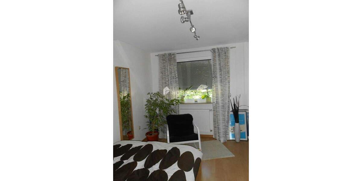 Charmante Doppelhaushälfte mit großem Grundstück und modernem Wohnkomfort 6 zimmer