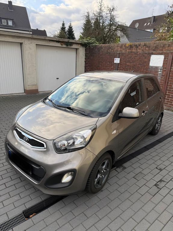 Kia Picanto 93.000 km 5.900 € Bottrop 46240