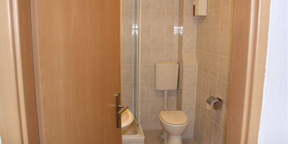 MEHRFAMILIENHAUS - 7 WOHNUNGEN - BO-CITY - GARTEN + AUSBAUPOTENZIAL 2 zimmer