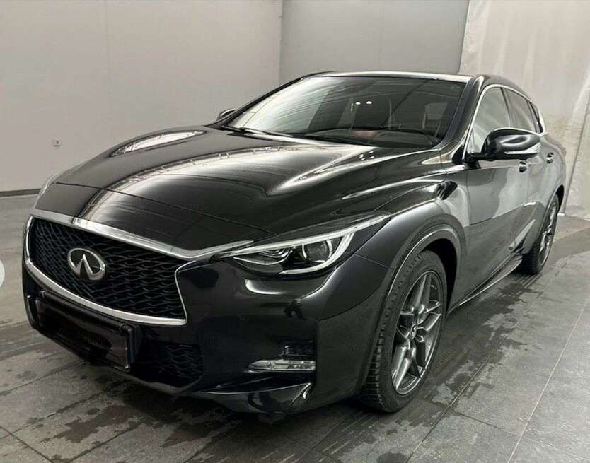 INFINITI Q30 43.850 km 19.990 € Duisburg 47058