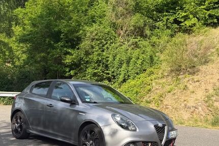 Alfa Romeo Giulietta 221.000 km 7.360 &euro; Duisburg 47198