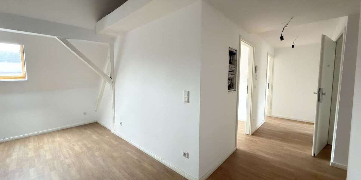 Exklusives Investment: Kernsaniertes Mehrfamilienhaus mit Balkon und Terrasse 10 zimmer