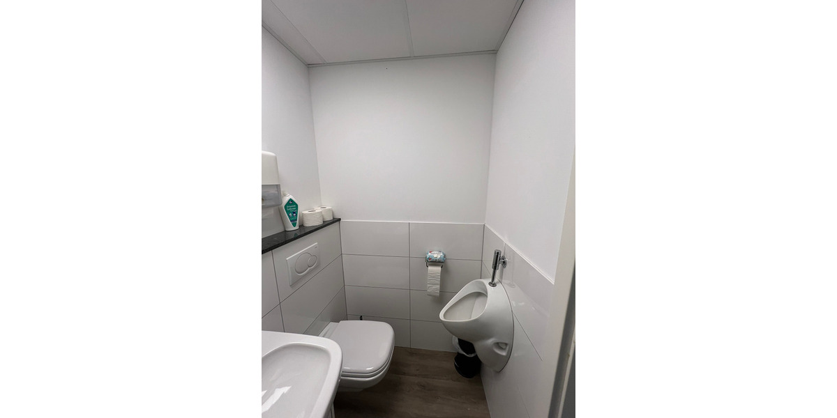 Investorenobjekt mit 3 Wohnungen, 2 Ladenlokalen und Erweiterungsmöglichkeiten 1 zimmer