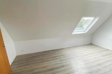 Gemütlich und komplett modernisiert - inkl. Stellplatz 3 zimmer