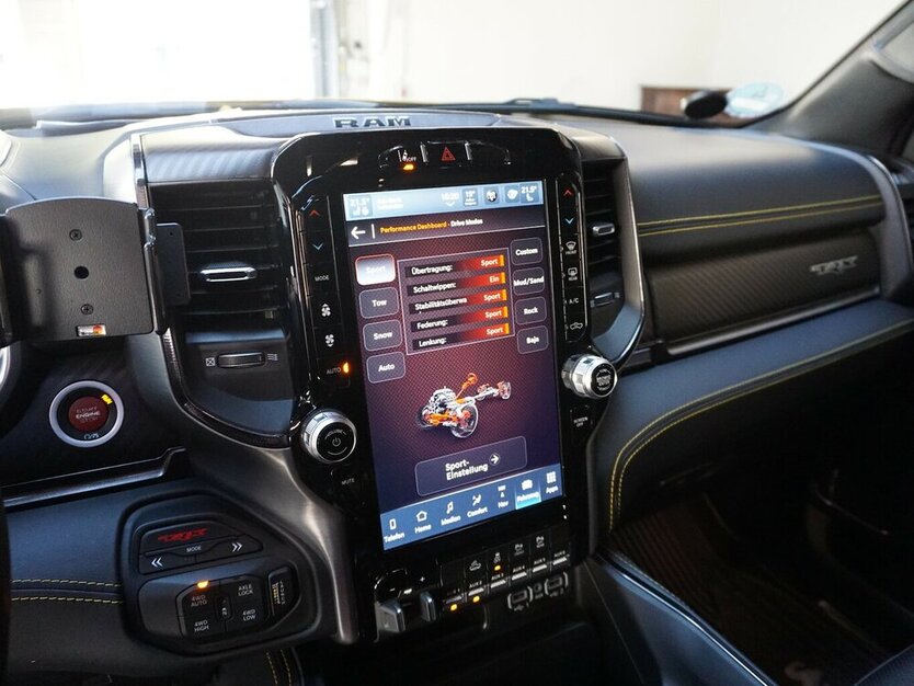 Dodge RAM 1500 TRX 6.2L V8 SMARTCUP Leder Pano HuD H&K 41.719 km 128.900 € Wuppertal 42327