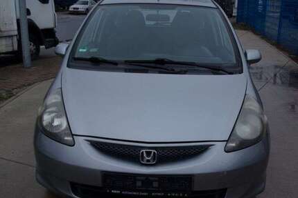 Honda Jazz 177.000 km 2.350 &euro; Bottrop 46242