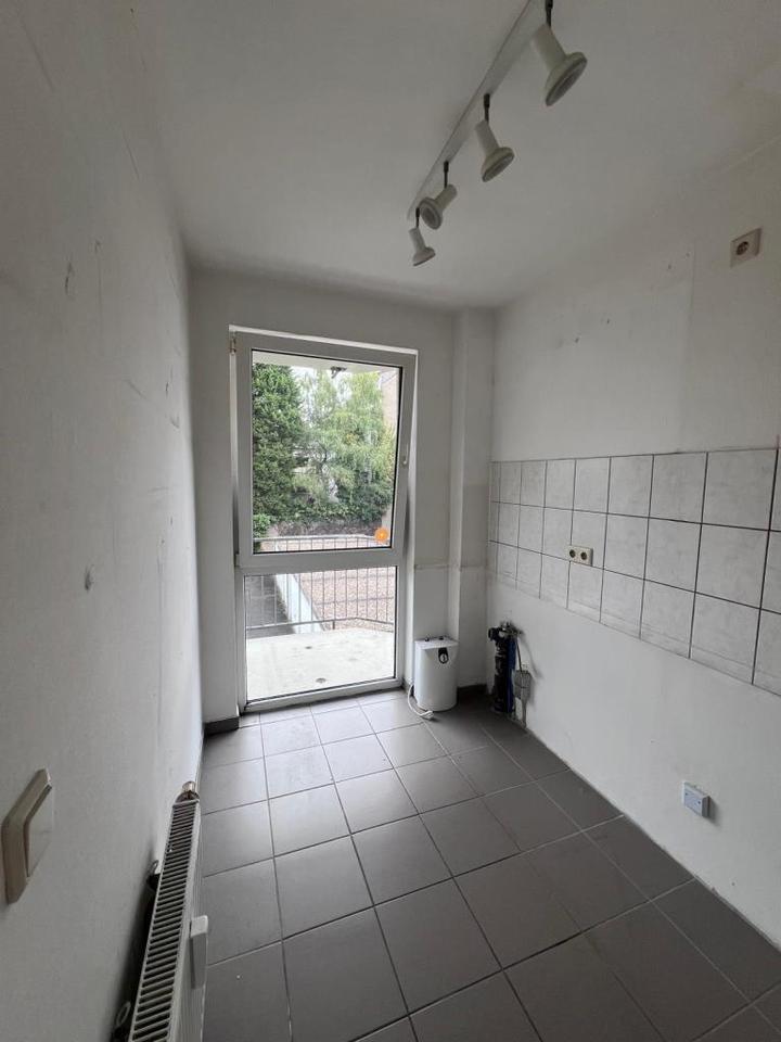 Große 3 Zimmer Wohnung mit Balkon zimmer