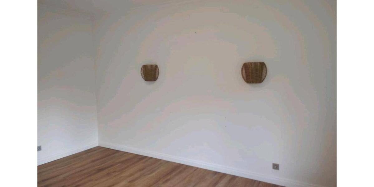 Hochparterre Wuppertal Dönberg - 2 Zimmer, 60 m&sup2;, 830&euro; | Angebot:25286282