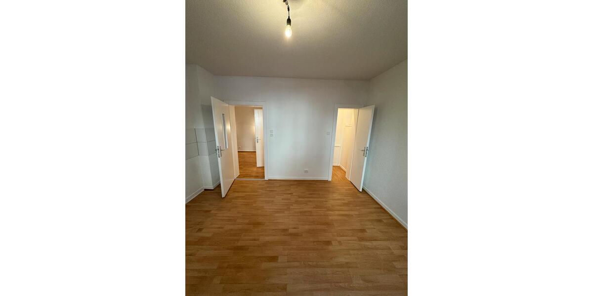 Riesige Familienwohnung im Erdgeschoss.. 3 zimmer