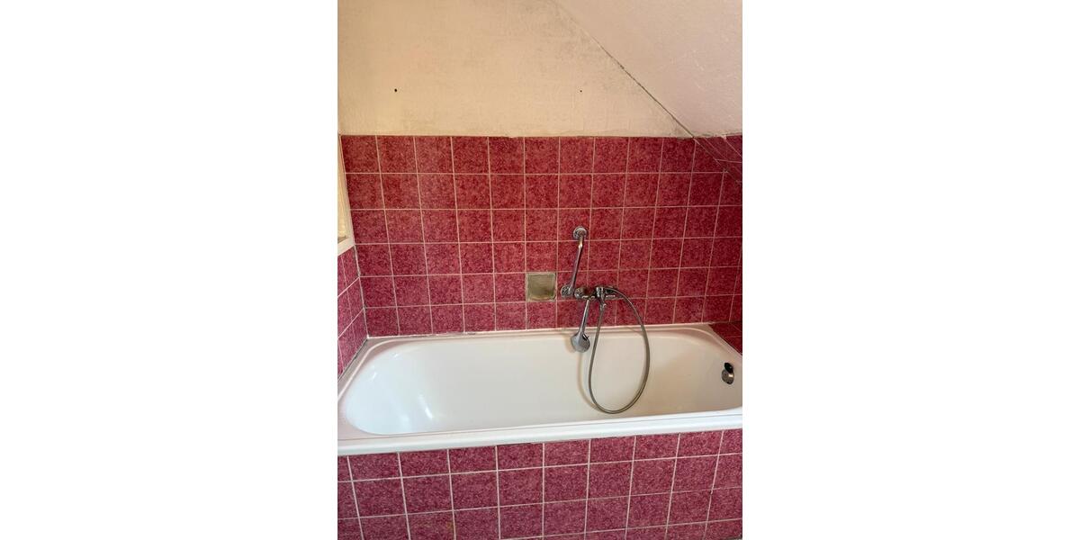 Dachgeschoßwohnung Gelsenkirchen Gelsenkirchen-Nord - 2 Zimmer, 77 m&sup2;, 450&euro; | Angebot:26341699