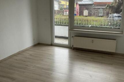 2-Zimmerwohnung im Erdgeschoßß mit Balkon und ebenerdiger Dusche zimmer