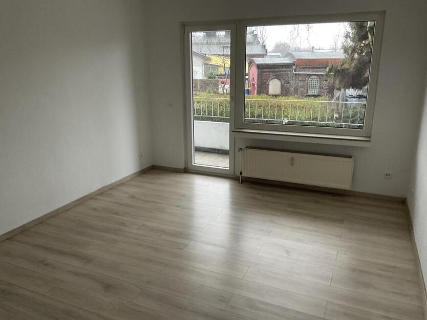 2-Zimmerwohnung im Erdgeschoßß mit Balkon und ebenerdiger Dusche zimmer