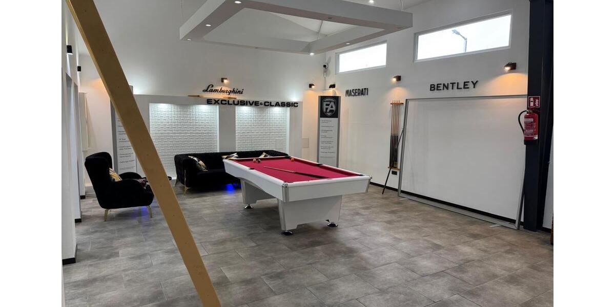 Befahrbare Autohaus Gewerbehalle Halle ca 900qm mit Büro zimmer