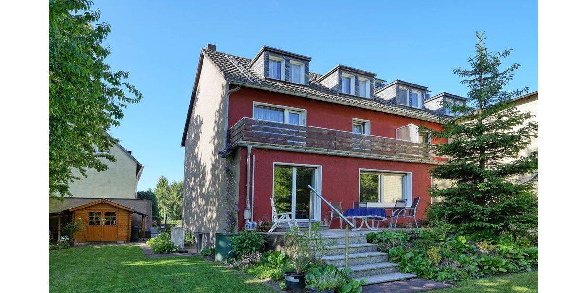 Familienfreundliche Doppelhaushälfte auf großem Erbpachtgrundstück in Stadtgarten-Nähe 6 zimmer