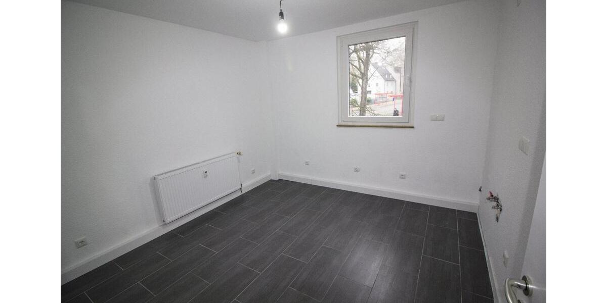 Renovierte 2 Zimmer Erdgeschoss-Wohnung + KDB 62 qm + Kellerraum 2 zimmer