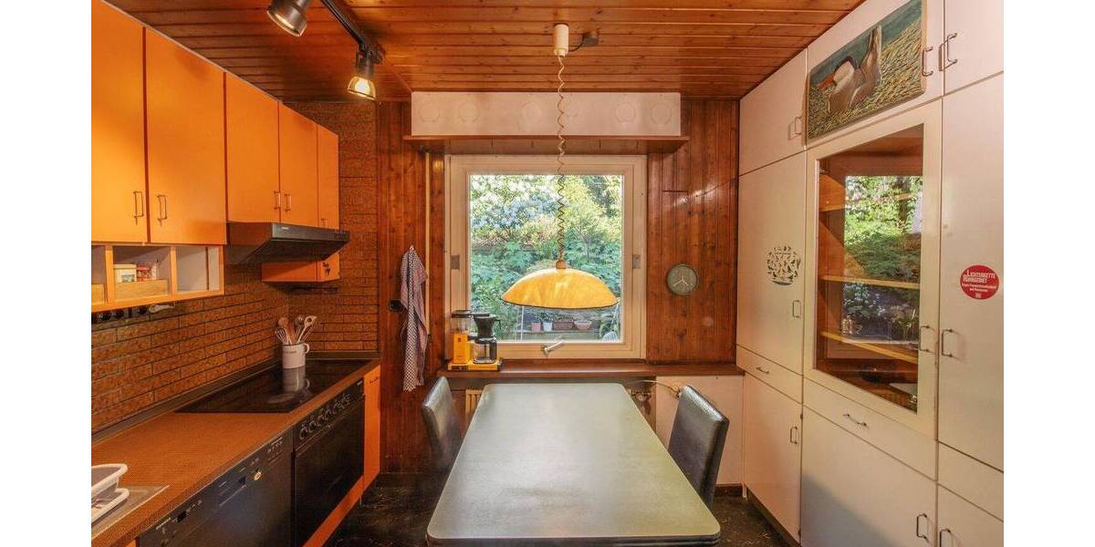 Einfamilienhaus Essen Bergerhausen - 8 Zimmer, 180 m&sup2;, 345.000&euro; | Angebot:26583846