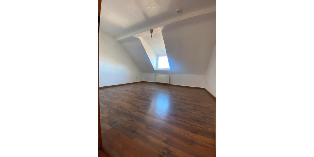 Dachgeschoßwohnung Duisburg Duisburg-Mitte - 2 Zimmer, 31 m&sup2;, 290&euro; | Angebot:26237027