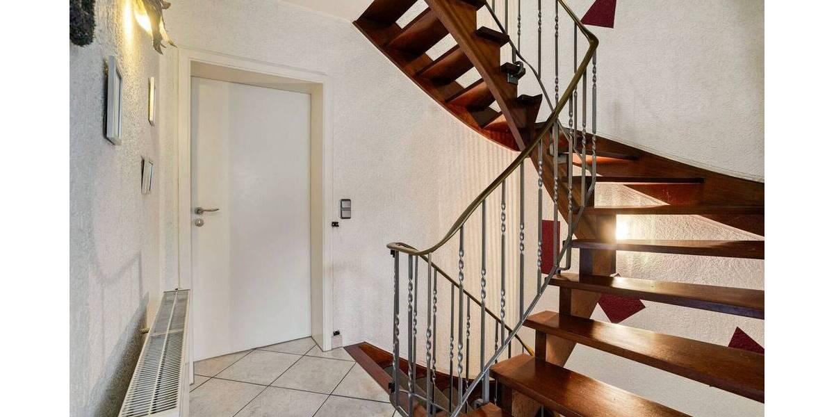 Reihenendhaus Mülheim an der Ruhr Mitte-Ost - 7 Zimmer, 184 m&sup2;, 559.000&euro; | Angebot:23935655