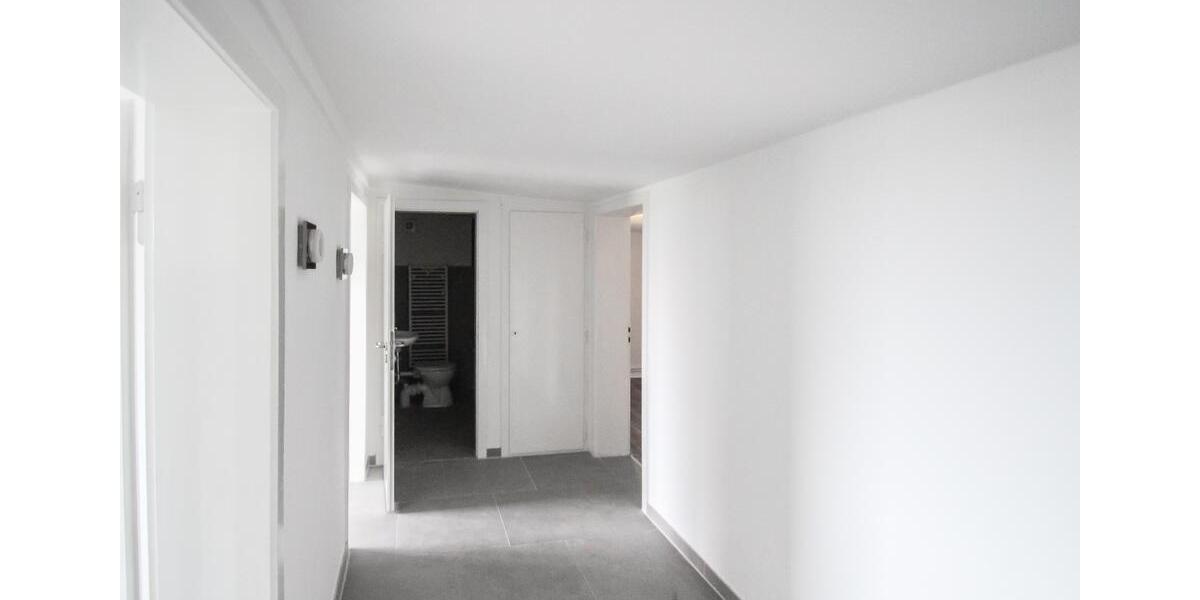 Dachgeschoßwohnung Bochum Wiemelhausen - 2.5 Zimmer, 40 m&sup2;, 445&euro; | Angebot:25380357