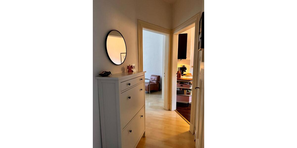 Romantische Single- oder Pärchenaltbauwohnung in Premiumlage 3 zimmer