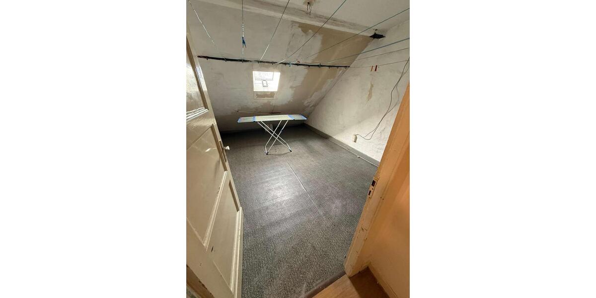Etagenwohnung Oberhausen - 1 Zimmer, 12 m&sup2;, 50&euro; | Angebot:25870110