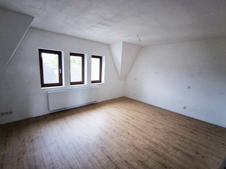 Etagenwohnung Oberhausen Schwarze Heide - 3 Zimmer, 110 m&sup2;, 880&euro; | Angebot:26878998