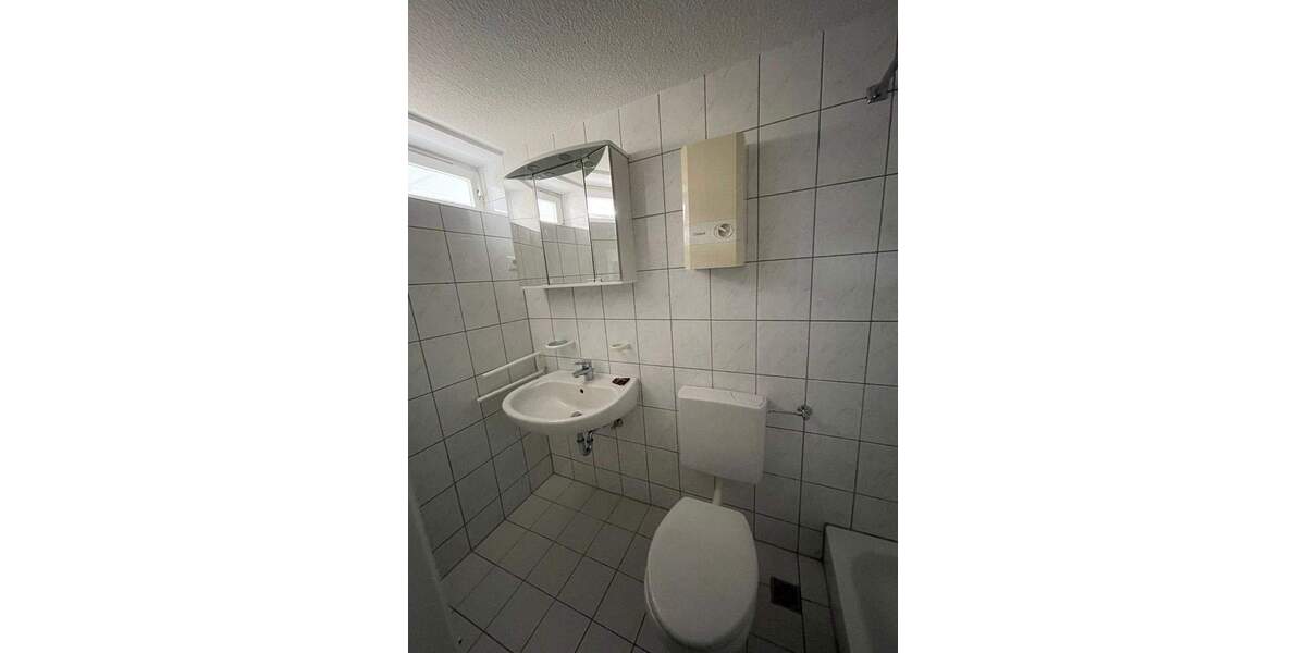 Wohnen am Duisburger Kaiserberg: großzügig aufgeteilte, vor 3 Jahren modernisierte 3- Zimmer-Wohnung (zwei Balkone). 3 zimmer