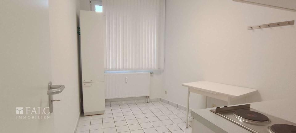 Raum für Visionen – stilvolle Gewerbeimmobilie mit Glasfront und Charakter zimmer