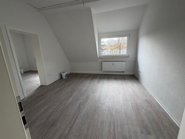 Dachgeschoßwohnung Essen Stadtbezirk VI - 4 Zimmer, 82 m&sup2;, 673&euro; | Angebot:25525686