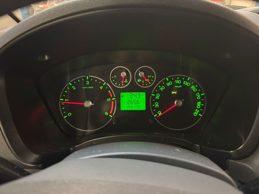 Ford Transit Tourneo Connect 143.000 km 4.900 € Oberhausen 46045