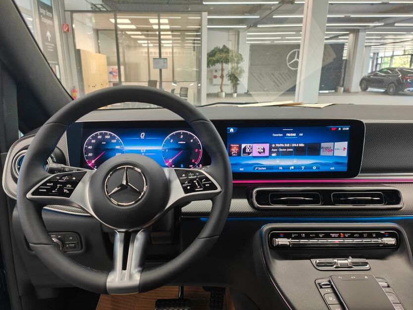 Mercedes-Benz V 250 11.000 km 80.990 € Dinslaken 46539