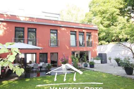 Haus zum Kaufen in Duisburg-WasserviertelAltstadt 595.000 € 242 m² 5 zimmer