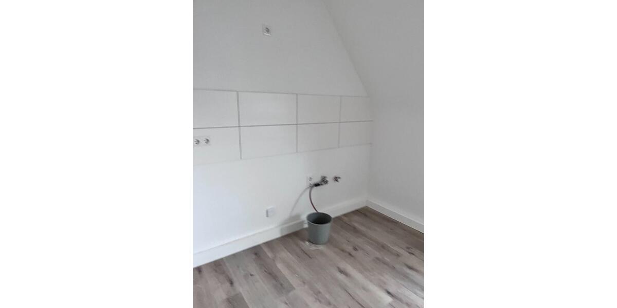 Dachgeschoßwohnung Oberhausen Alstaden - 3 Zimmer, 64 m&sup2;, 690&euro; | Angebot:25407432
