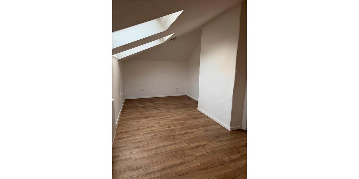 Dachgeschoßwohnung Witten Annen - 1 Zimmer, 12 m&sup2;, 390&euro; | Angebot:25067672