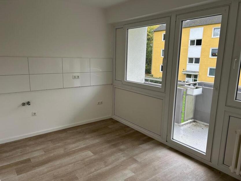 Einziehen und wohlfühlen ... 3 Zimmer, Balkon im 1. Obergeschoss zimmer