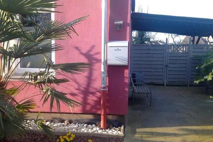 Doppelhaushälfte mit eigenem Garten, Terrasse und Stellplatz zimmer