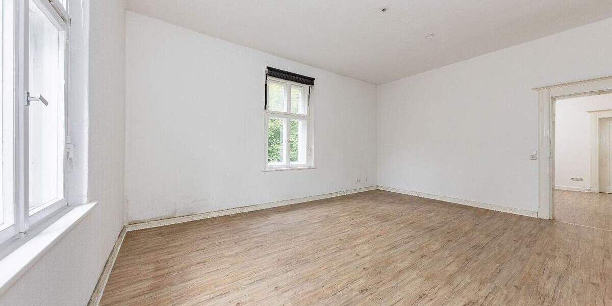 Mit Erbpacht: Zweifamilienhaus mit zwei Eingängen sowie tollem Garten und Garage in beliebter Lage 9 zimmer