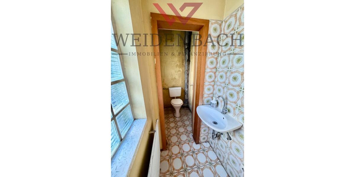 Hier steckt Potenzial drin! Ladenlokal mit großer Werbefläche und Lagermöglichkeiten... zimmer